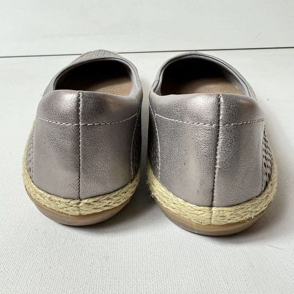 Clarks Womens Flats Pewter Leather Loafer Shoes Size 8W Perforated Espadrille - Picture 7 of 11